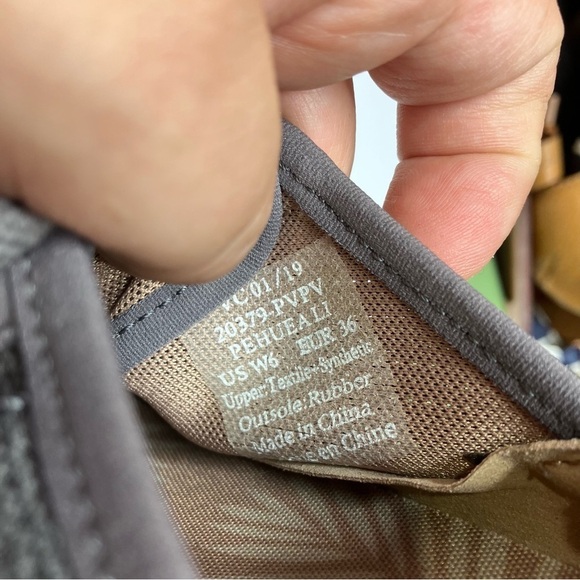 Olukai pehuea Li convertible sneakers dark gray size 6 - Picture 8 of 9